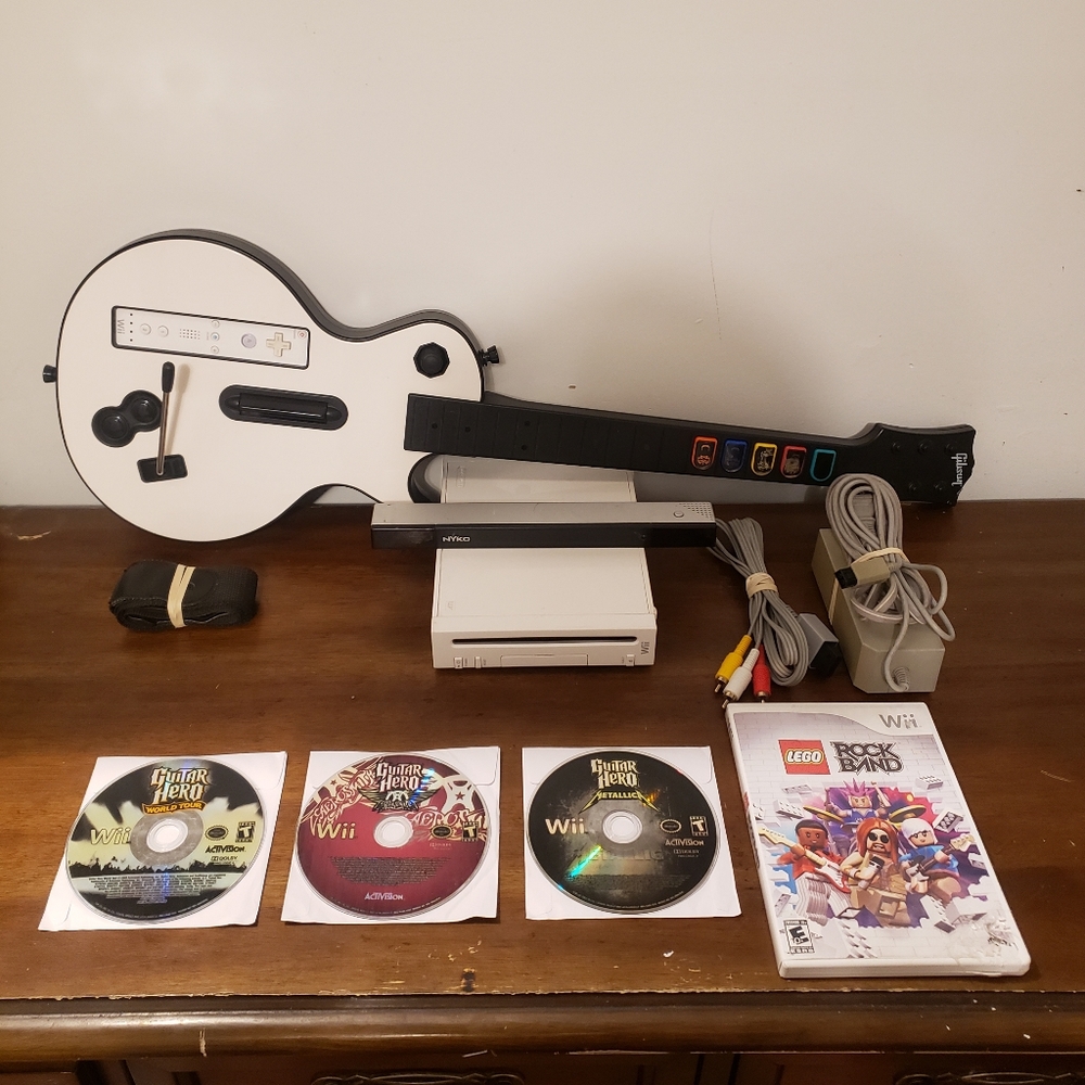 Nintendo Wii GUITAR HERO/ROCKBAND Bundle in White